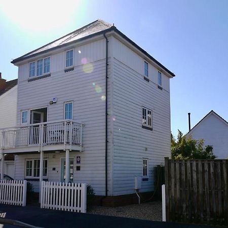 The Salty Dog Holiday Cottage, Camber Sands Rye Eksteriør billede