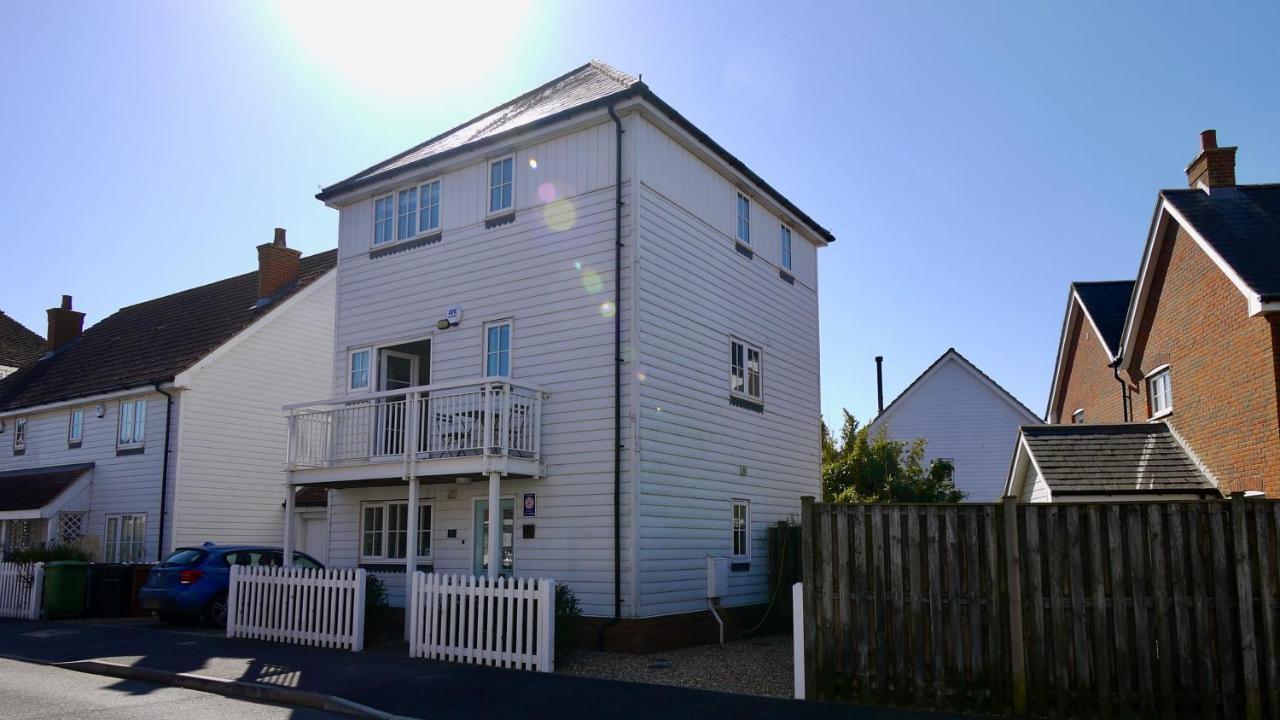 The Salty Dog Holiday Cottage, Camber Sands Rye Eksteriør billede