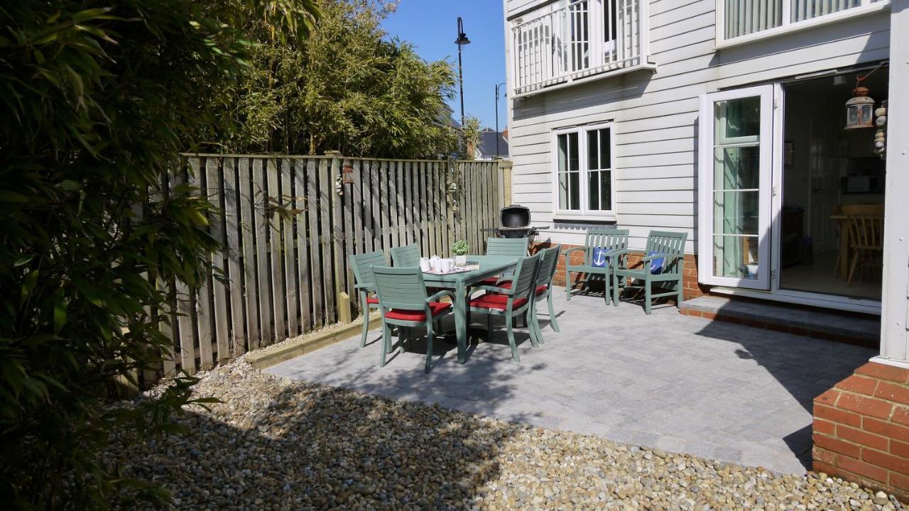 The Salty Dog Holiday Cottage, Camber Sands Rye Eksteriør billede